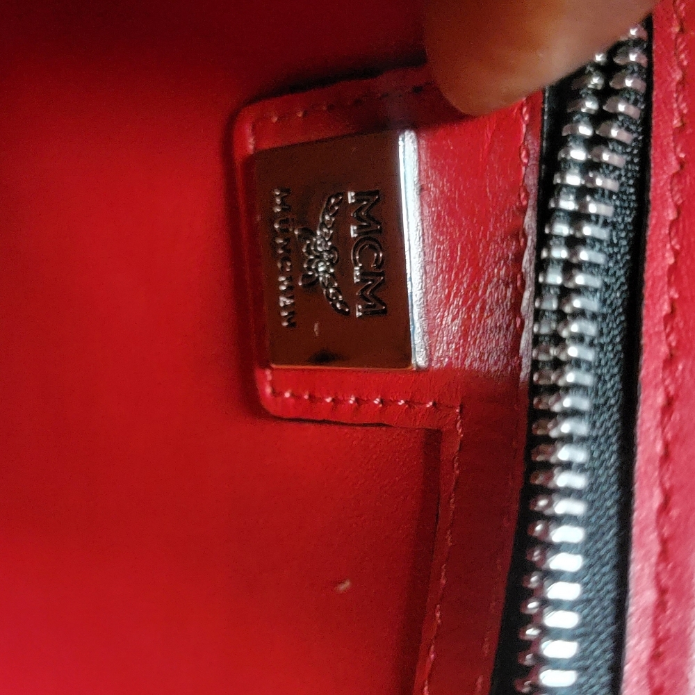 Beautiful pre-owned authentic MCM - Picture 9 of 16